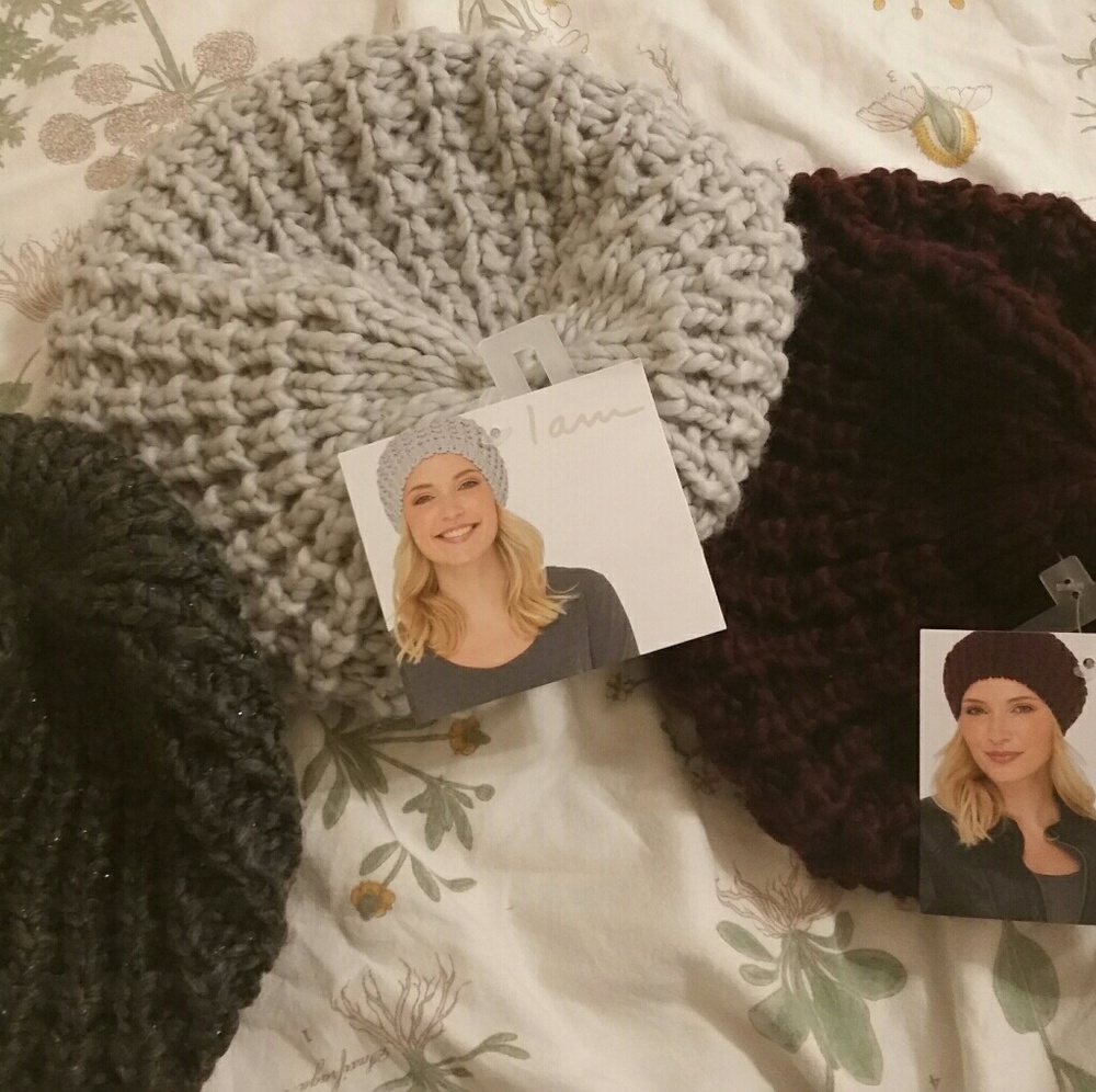 ❤4 for $20❤ Assorted Colored Knitted Hats